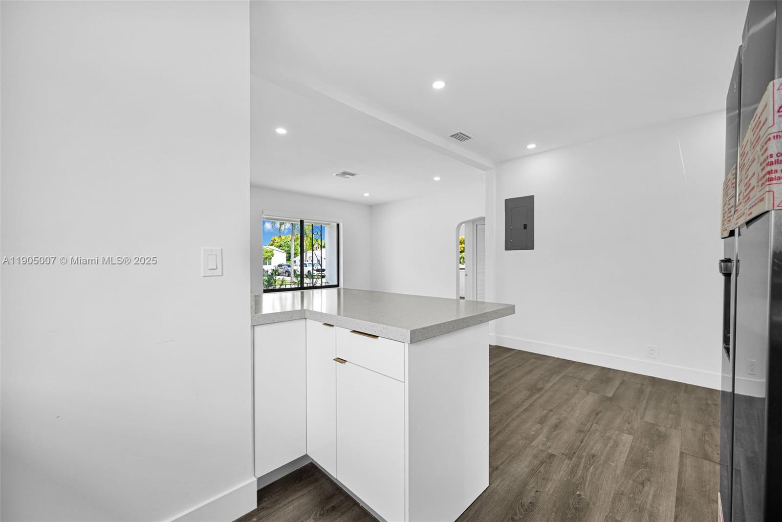   /  1719 sq. ft. $ 2025-10-29 0 Photo