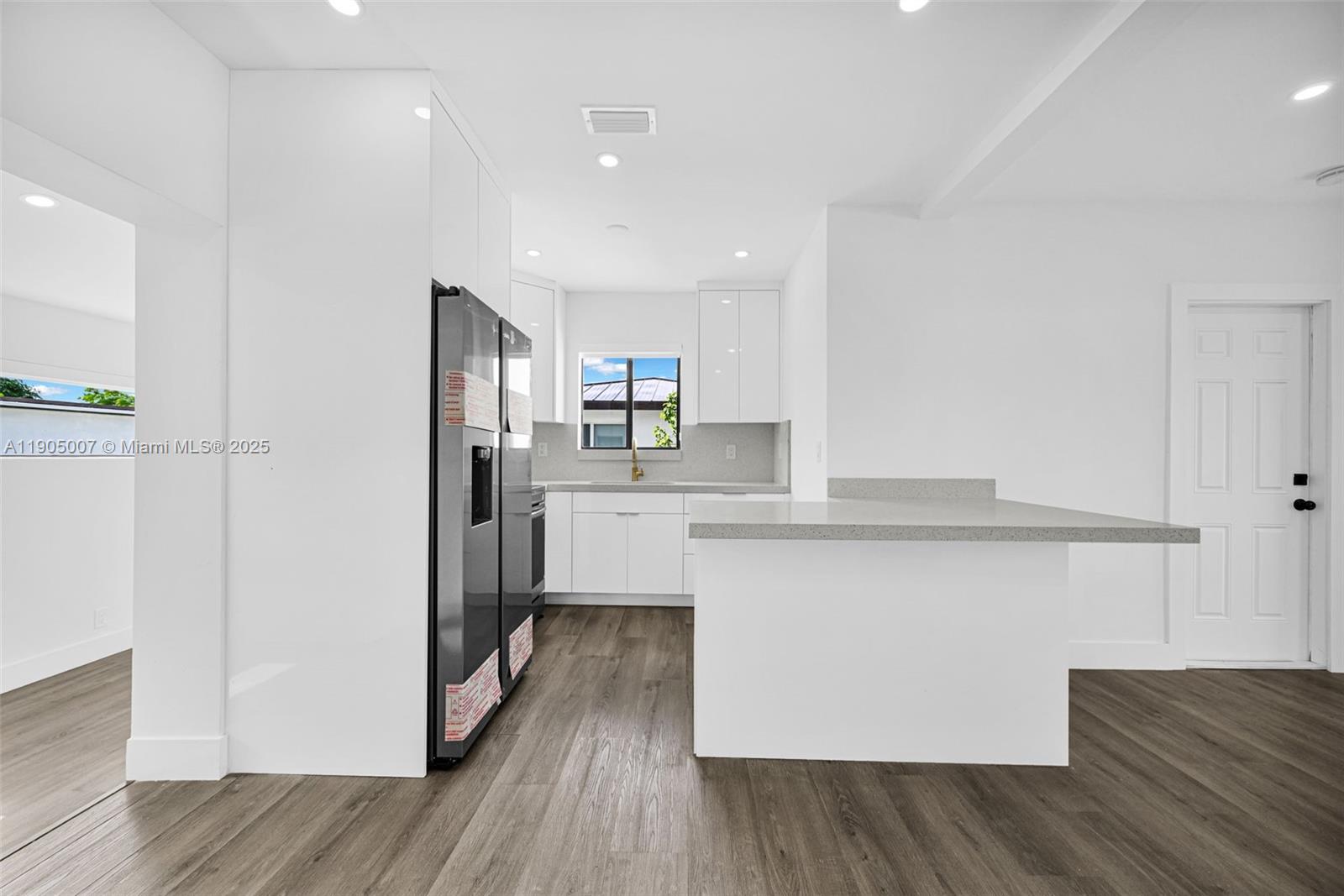   /  1719 sq. ft. $ 2025-10-29 0 Photo