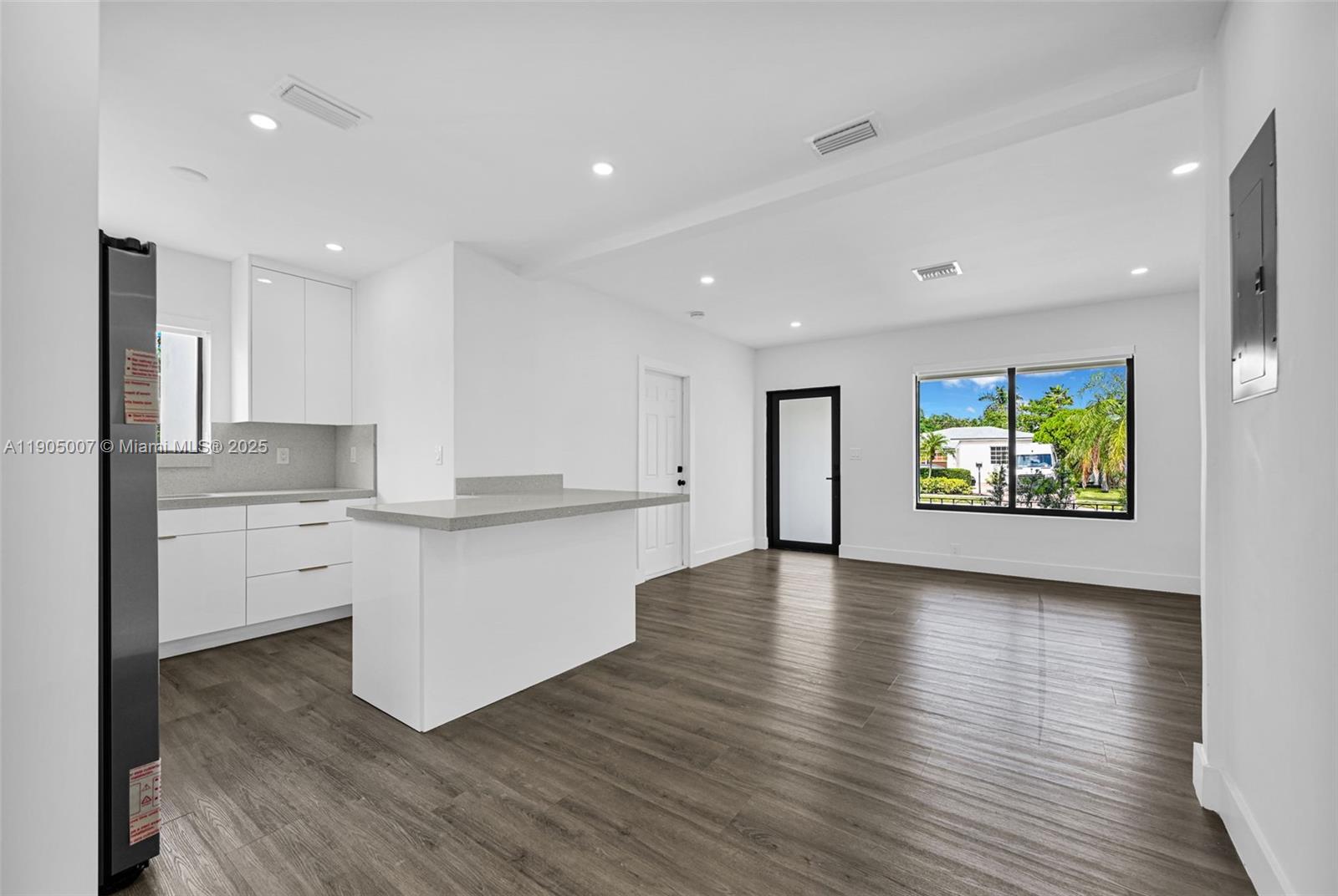   /  1719 sq. ft. $ 2025-10-29 0 Photo