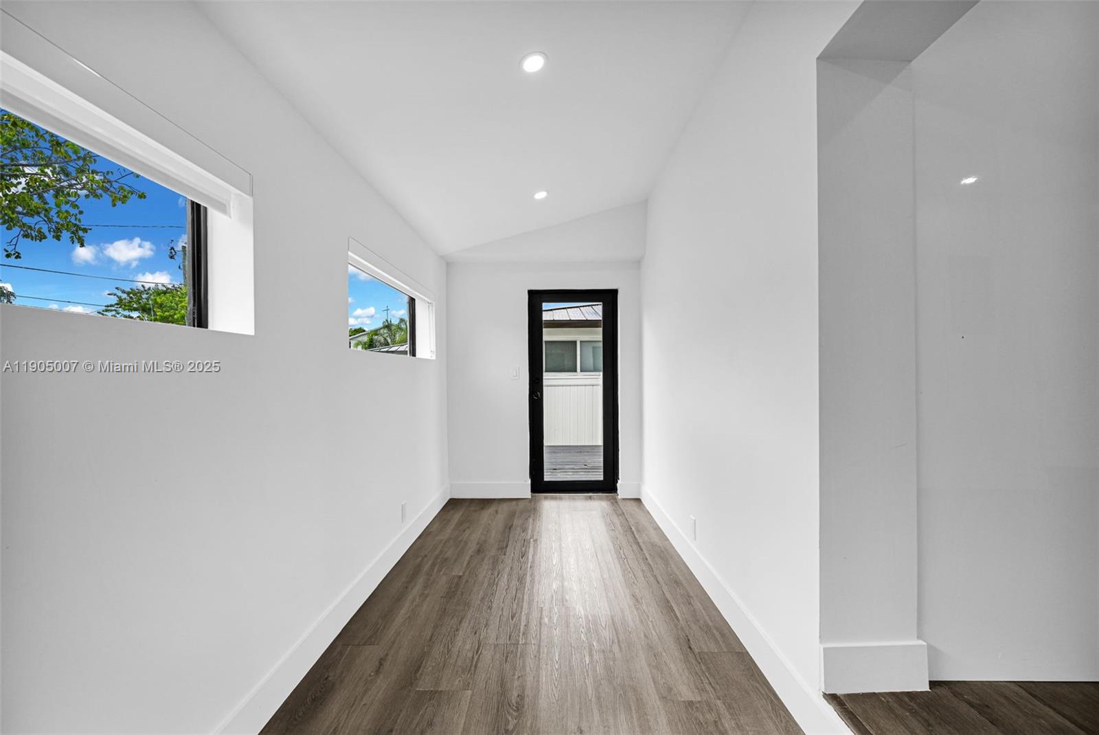   /  1719 sq. ft. $ 2025-10-29 0 Photo