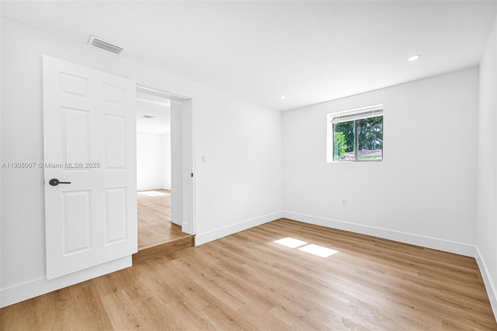   /  1719 sq. ft. $ 2025-10-29 0 Photo