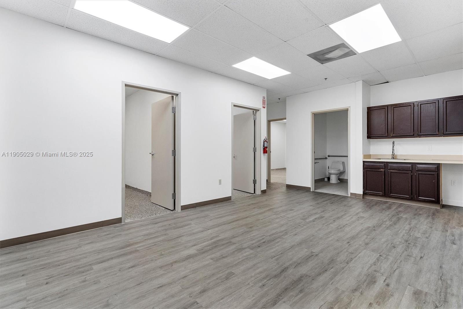 Ver detalles 4  /   sq. ft. $ 2025-10-29 0 foto