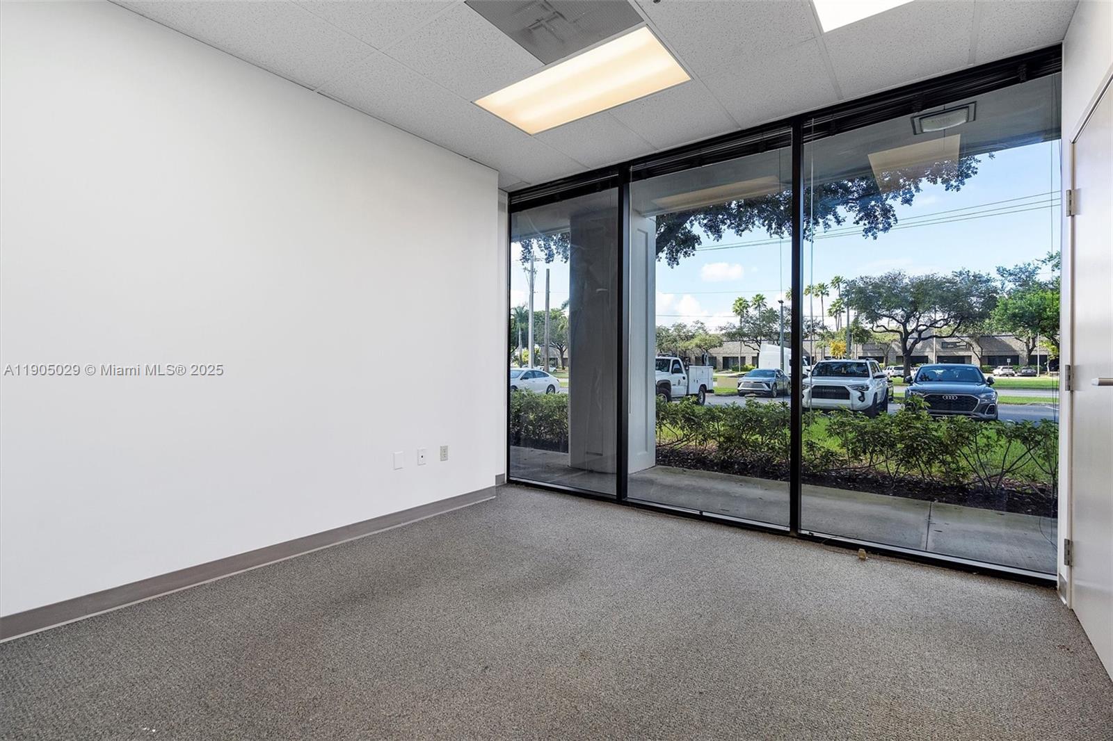 Ver detalles 4  /   sq. ft. $ 2025-10-29 0 foto