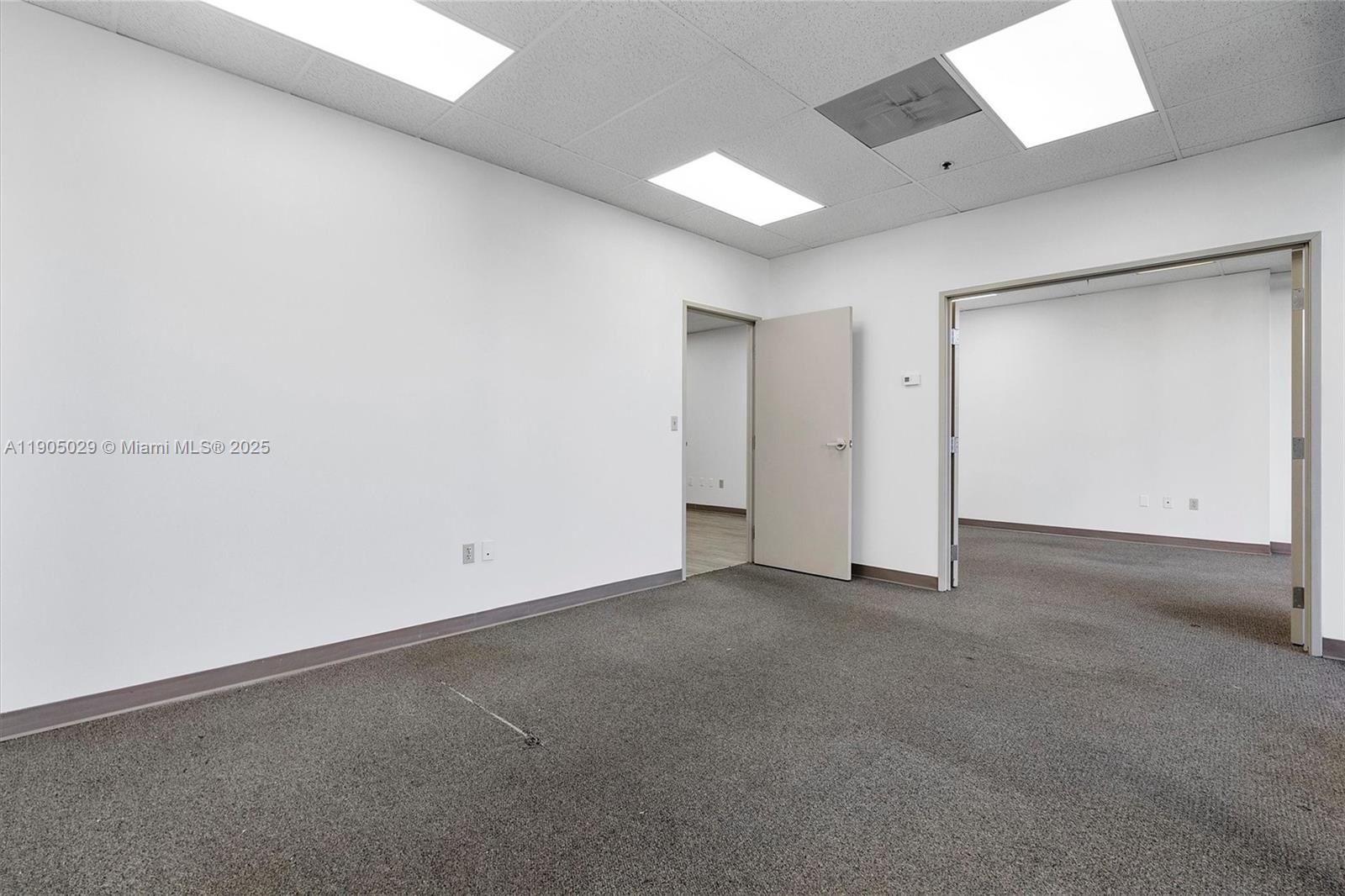 Ver detalles 4  /   sq. ft. $ 2025-10-29 0 foto