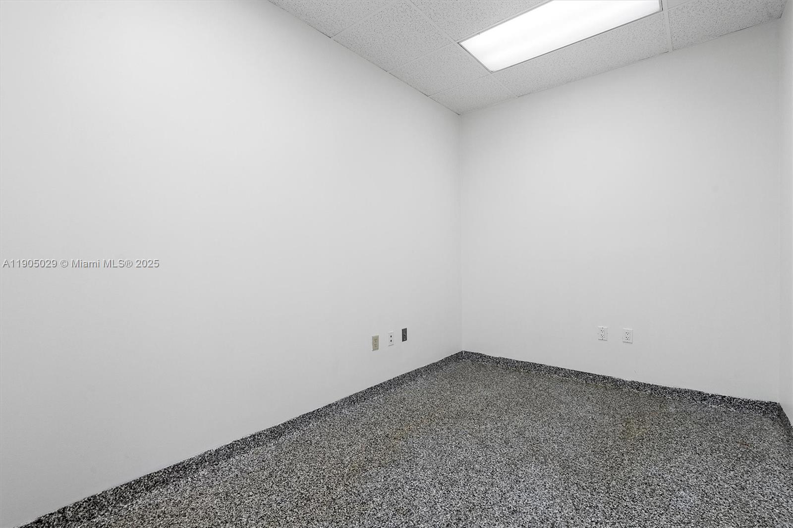 Ver detalles 4  /   sq. ft. $ 2025-10-29 0 foto