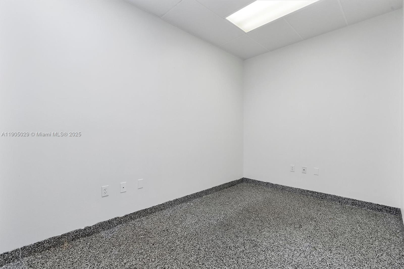 Ver detalles 4  /   sq. ft. $ 2025-10-29 0 foto