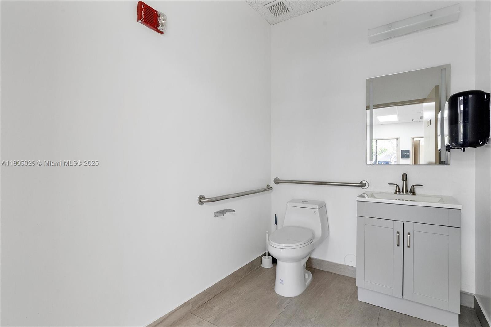 Ver detalles 4  /   sq. ft. $ 2025-10-29 0 foto