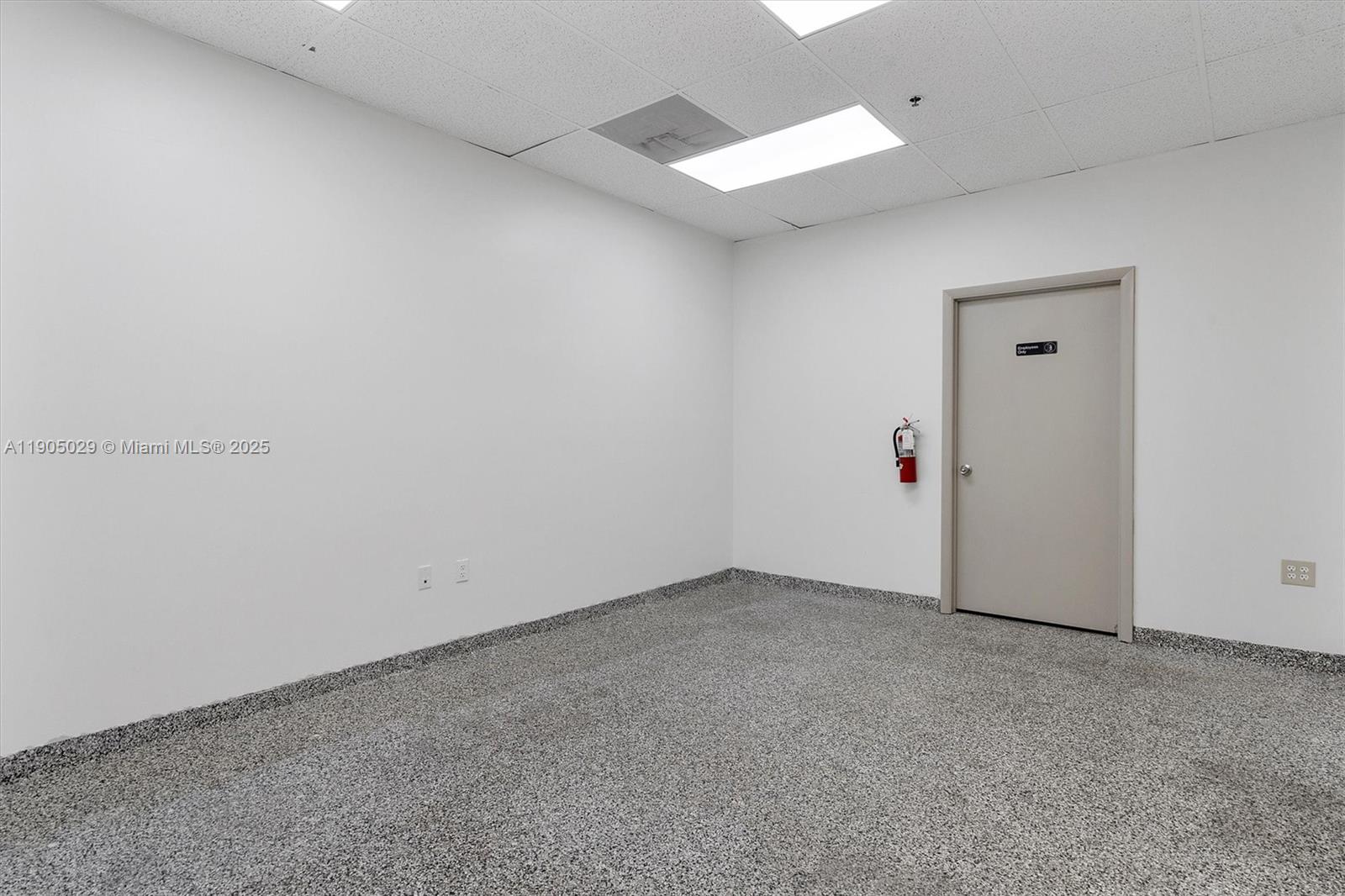 Ver detalles 4  /   sq. ft. $ 2025-10-29 0 foto