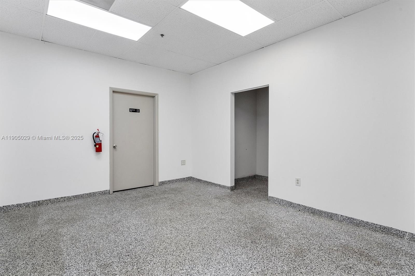 Ver detalles 4  /   sq. ft. $ 2025-10-29 0 foto