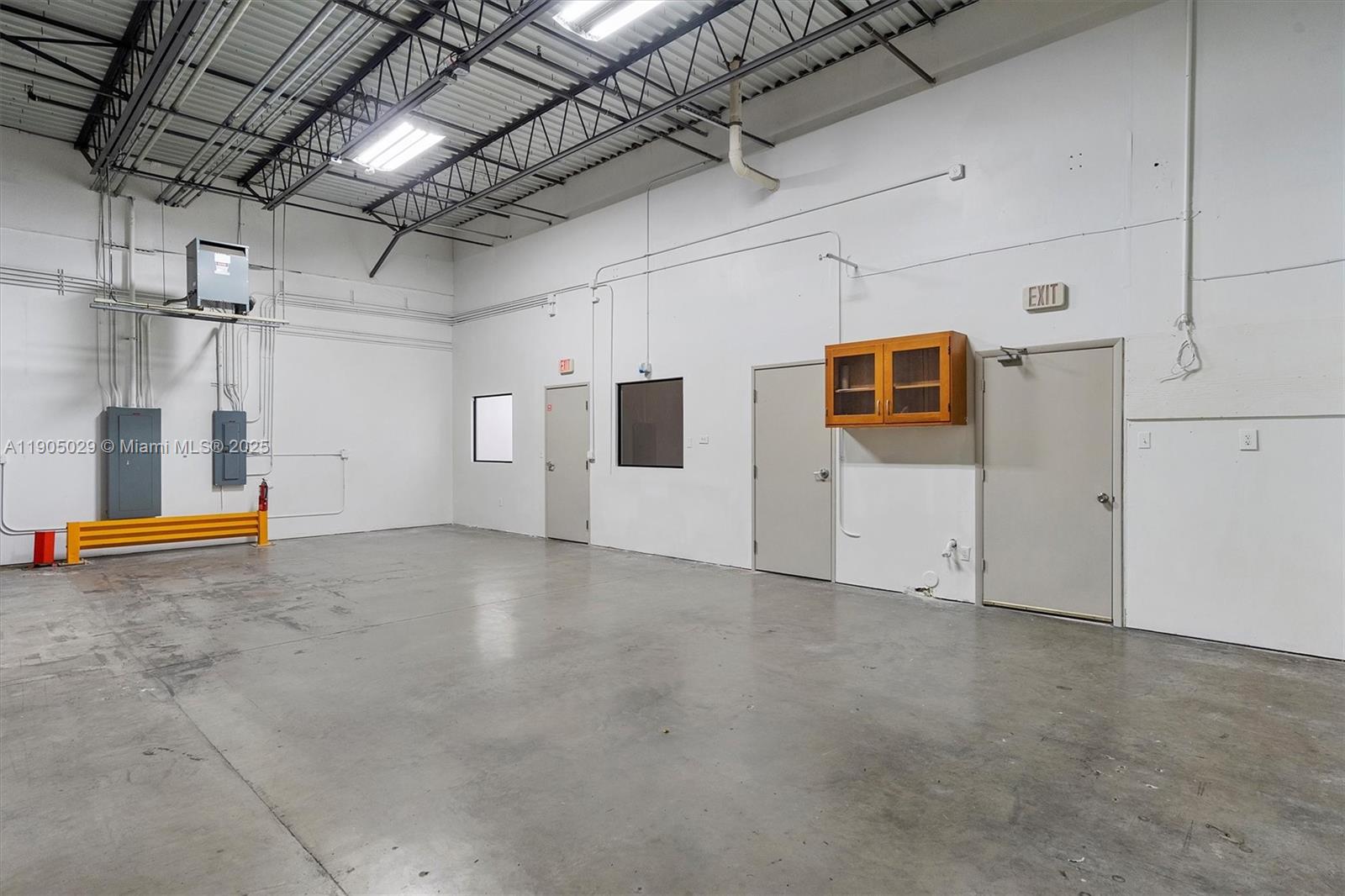 Ver detalles 4  /   sq. ft. $ 2025-10-29 0 foto