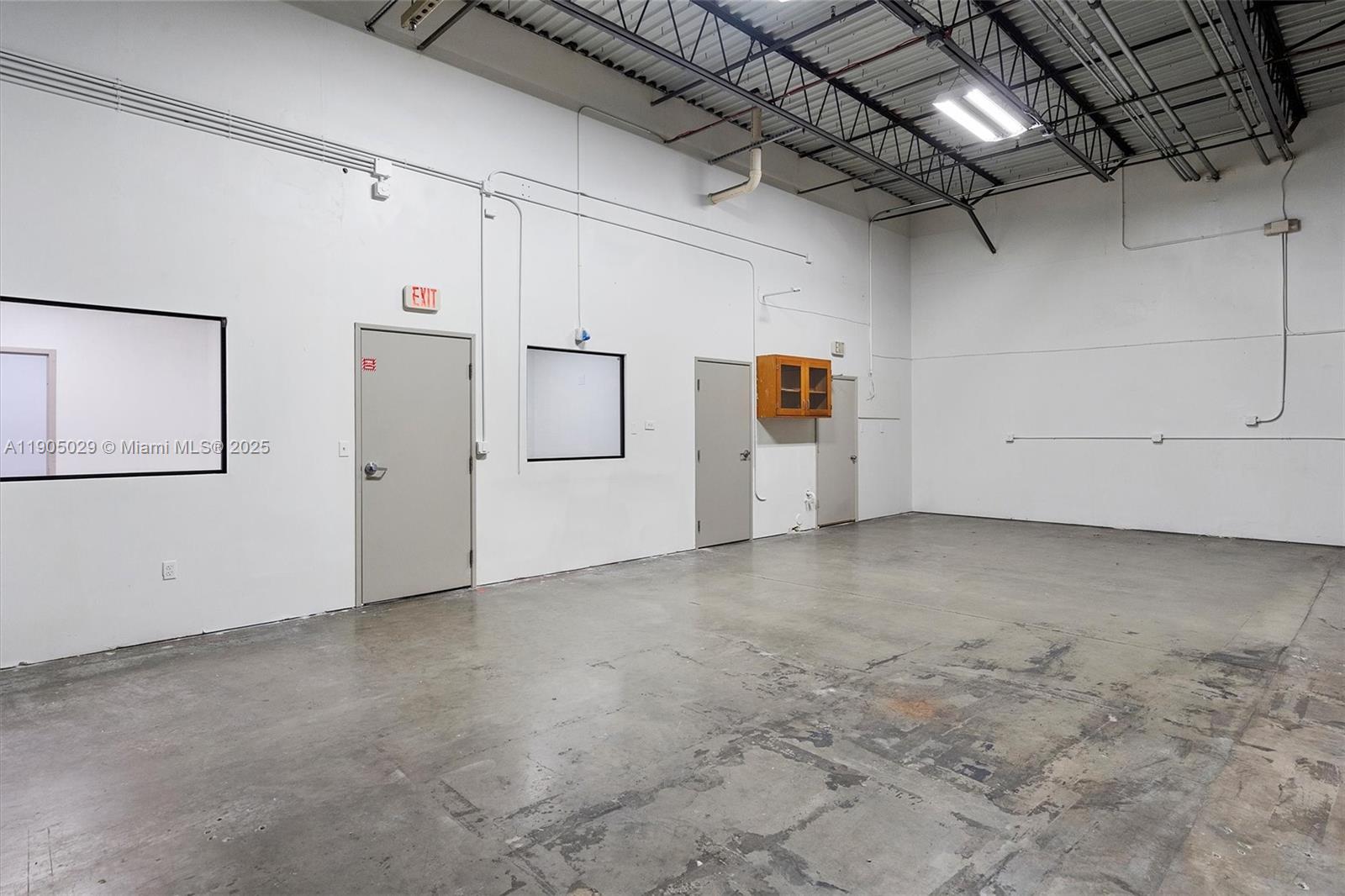 Ver detalles 4  /   sq. ft. $ 2025-10-29 0 foto