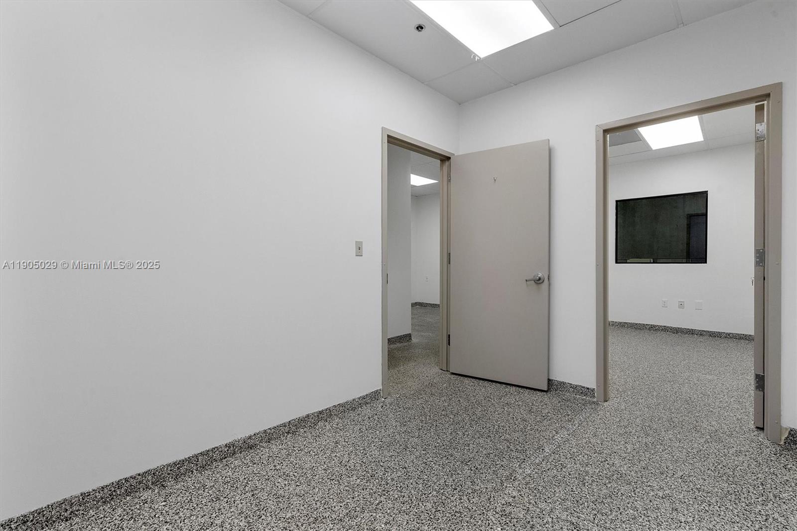 Ver detalles 4  /   sq. ft. $ 2025-10-29 0 foto