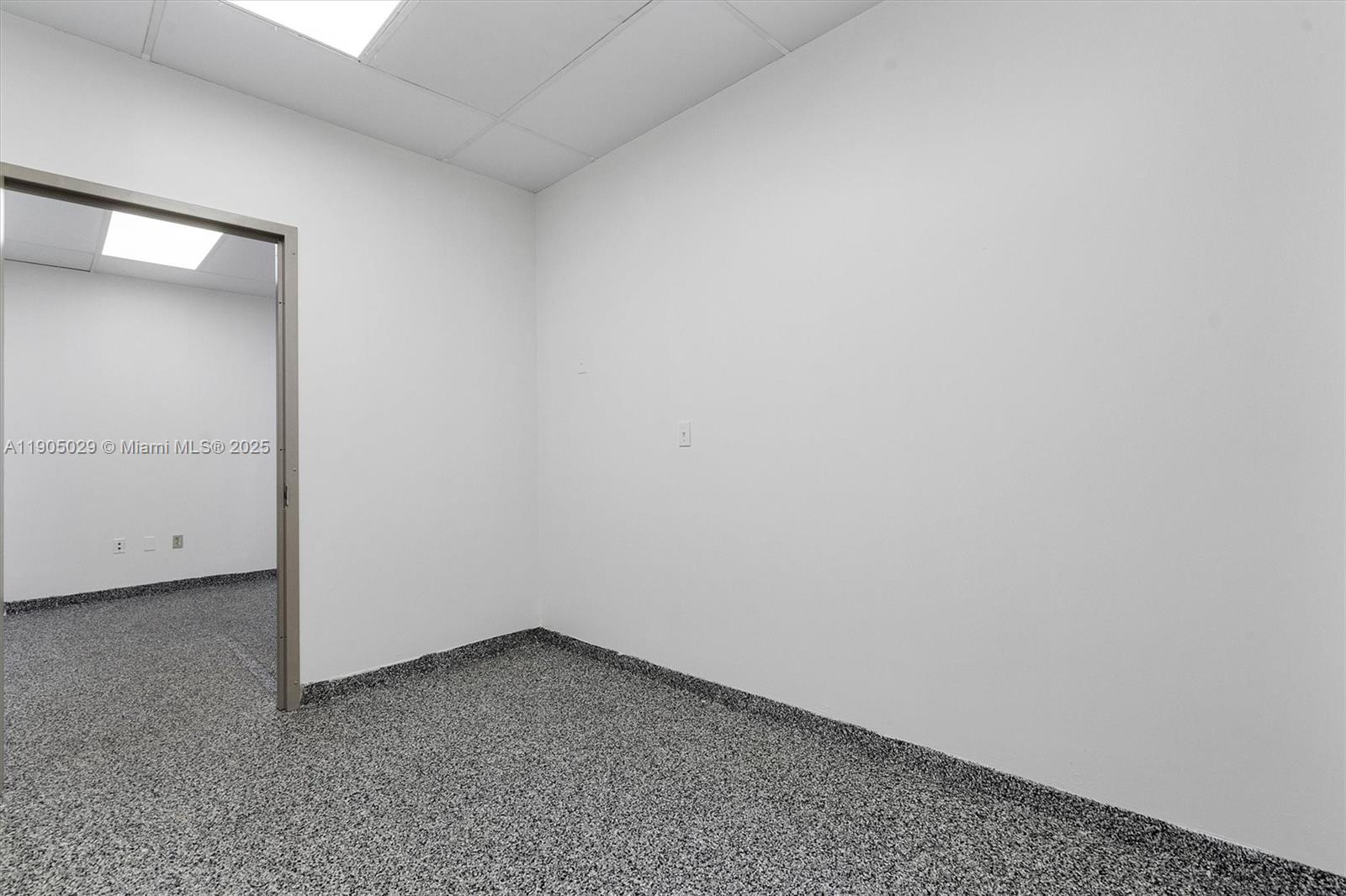 Ver detalles 4  /   sq. ft. $ 2025-10-29 0 foto