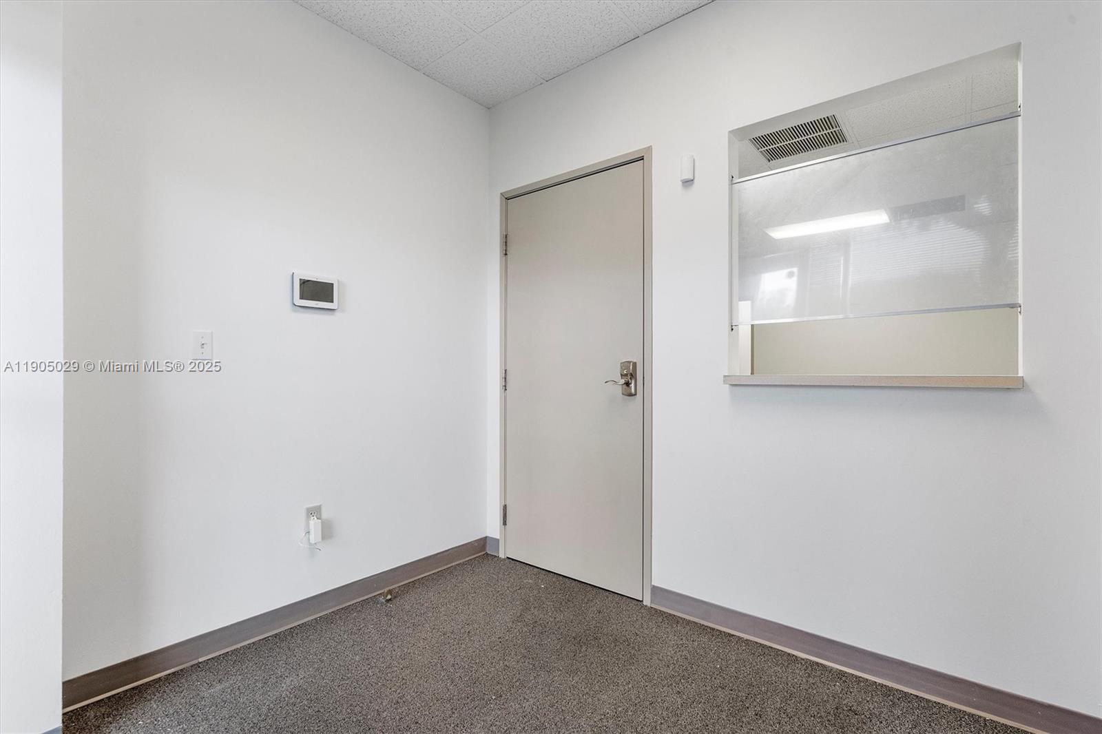 Ver detalles 4  /   sq. ft. $ 2025-10-29 0 foto