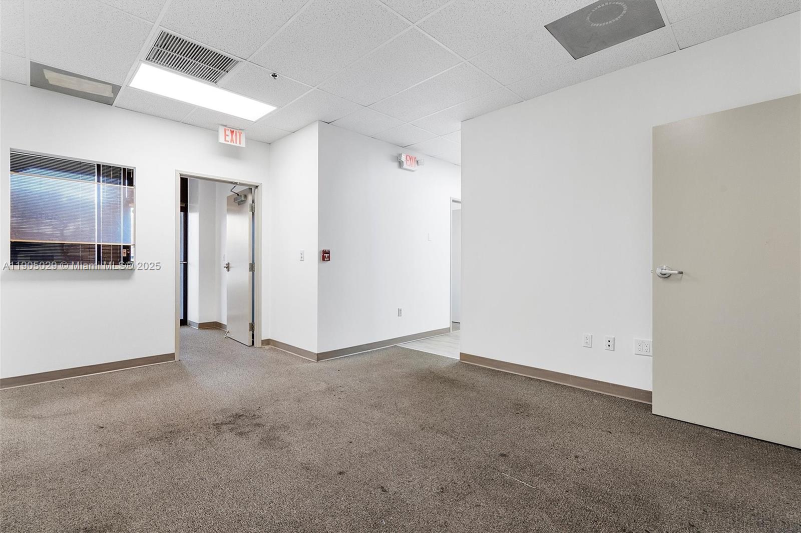 Ver detalles 4  /   sq. ft. $ 2025-10-29 0 foto