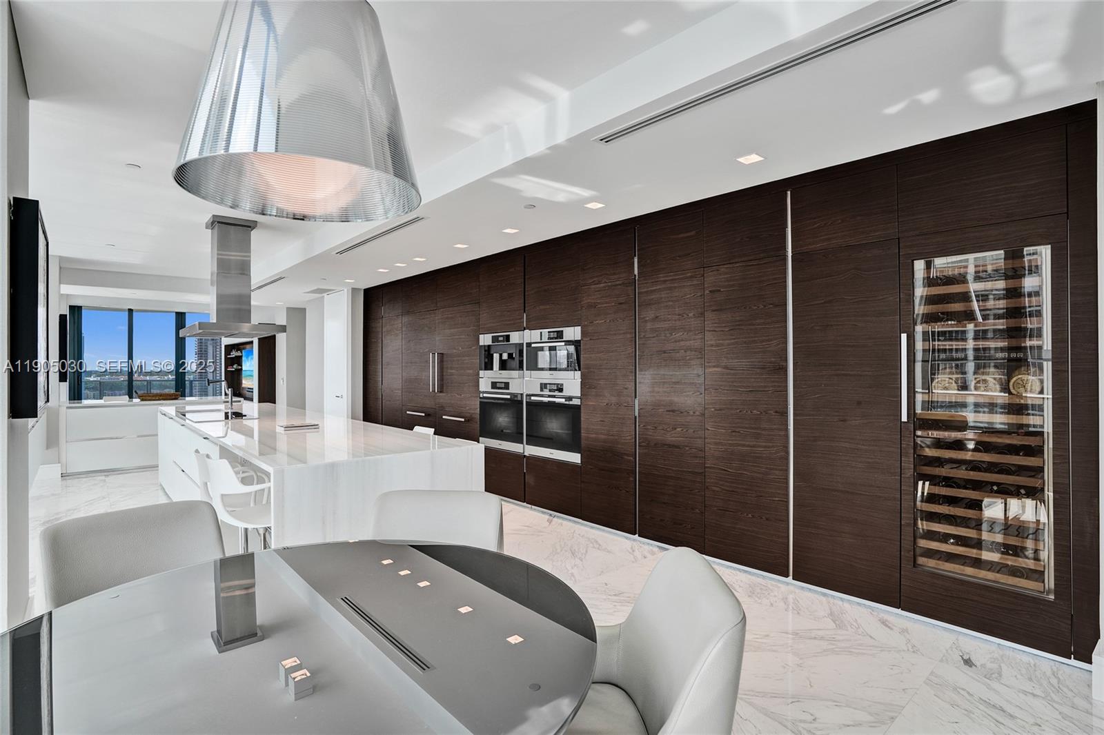 Подробнее 16 4 / 6 4992 кв.футов $ 2025-10-29 0 Фото