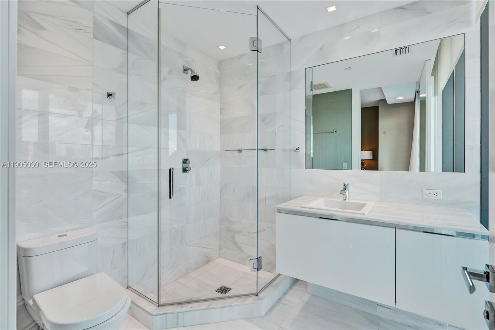 Подробнее 16 4 / 6 4992 кв.футов $ 2025-10-29 0 Фото