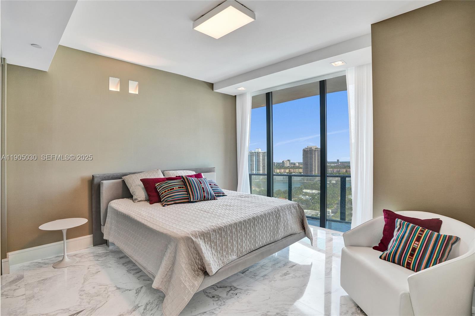 Подробнее 16 4 / 6 4992 кв.футов $ 2025-10-29 0 Фото