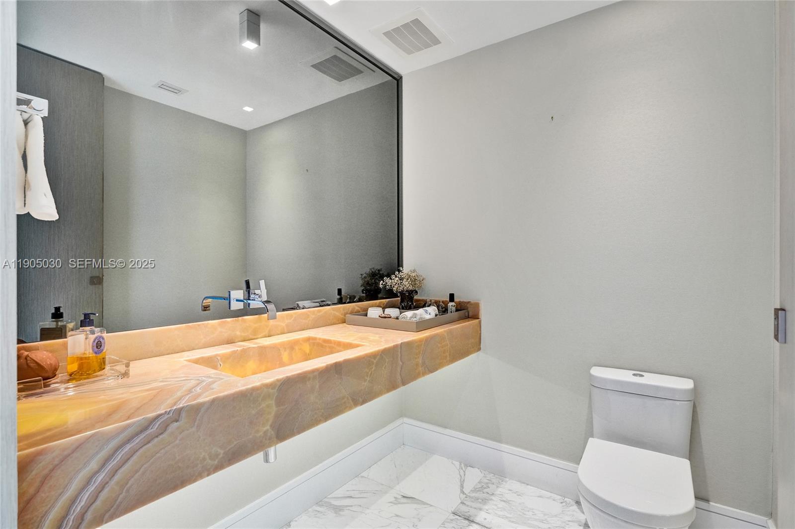 Подробнее 16 4 / 6 4992 кв.футов $ 2025-10-29 0 Фото