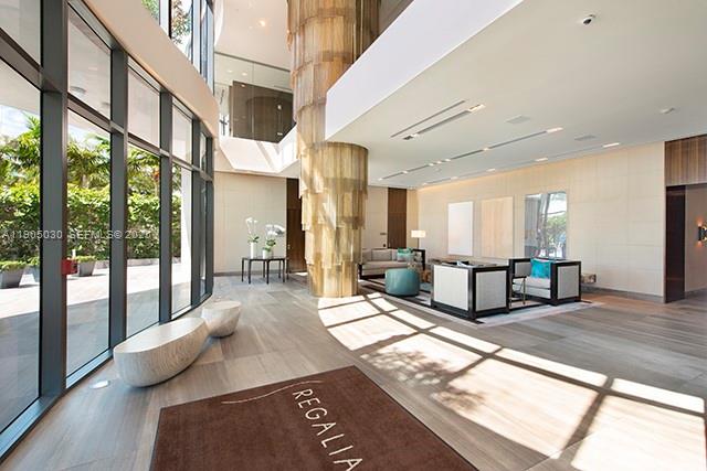 Подробнее 16 4 / 6 4992 кв.футов $ 2025-10-29 0 Фото