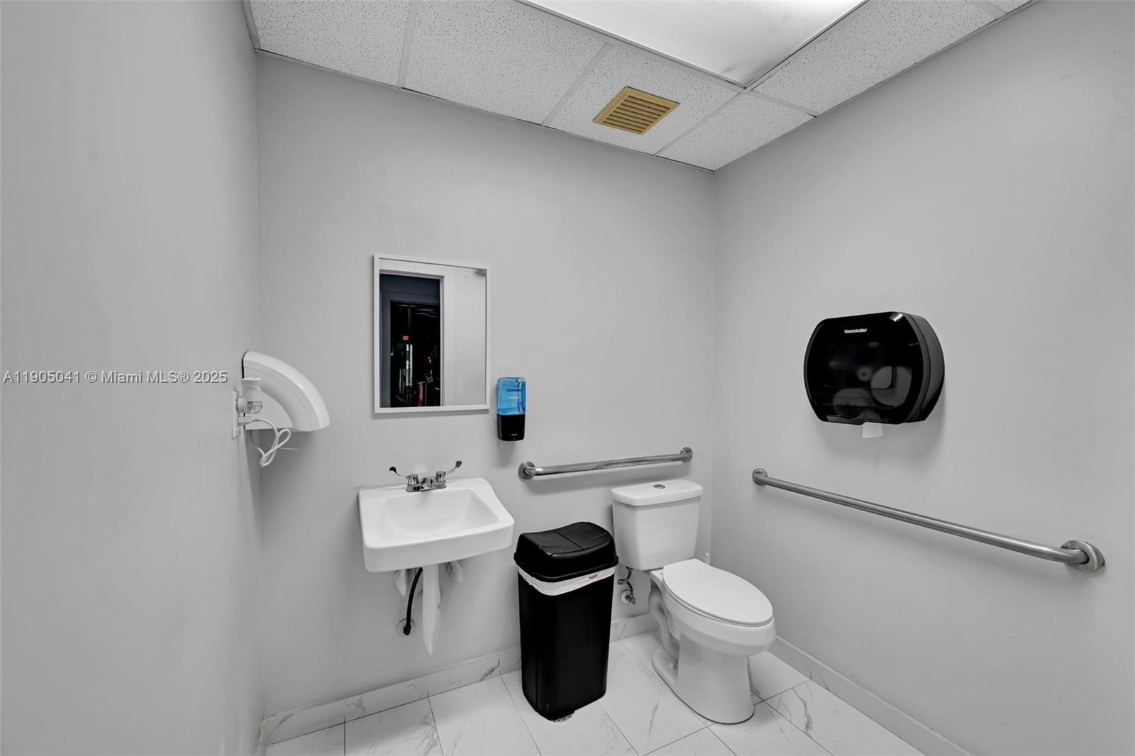 See details / sq. ft. $ 2025-10-29 0 Photo