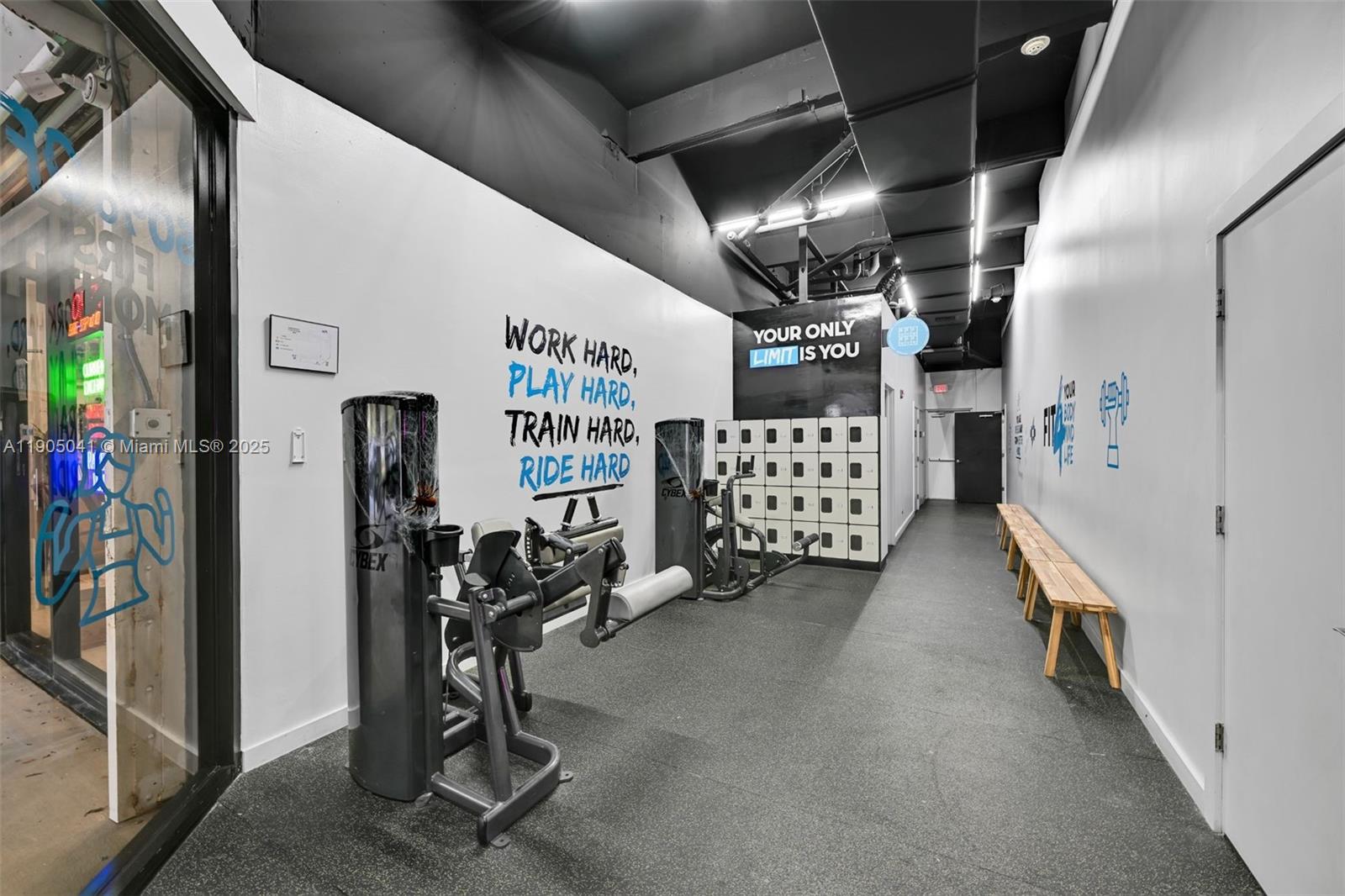 See details / sq. ft. $ 2025-10-29 0 Photo