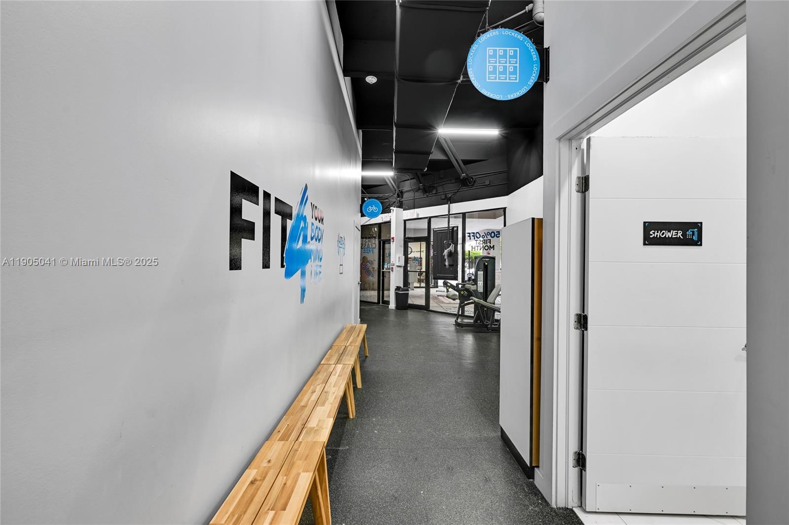 See details / sq. ft. $ 2025-10-29 0 Photo