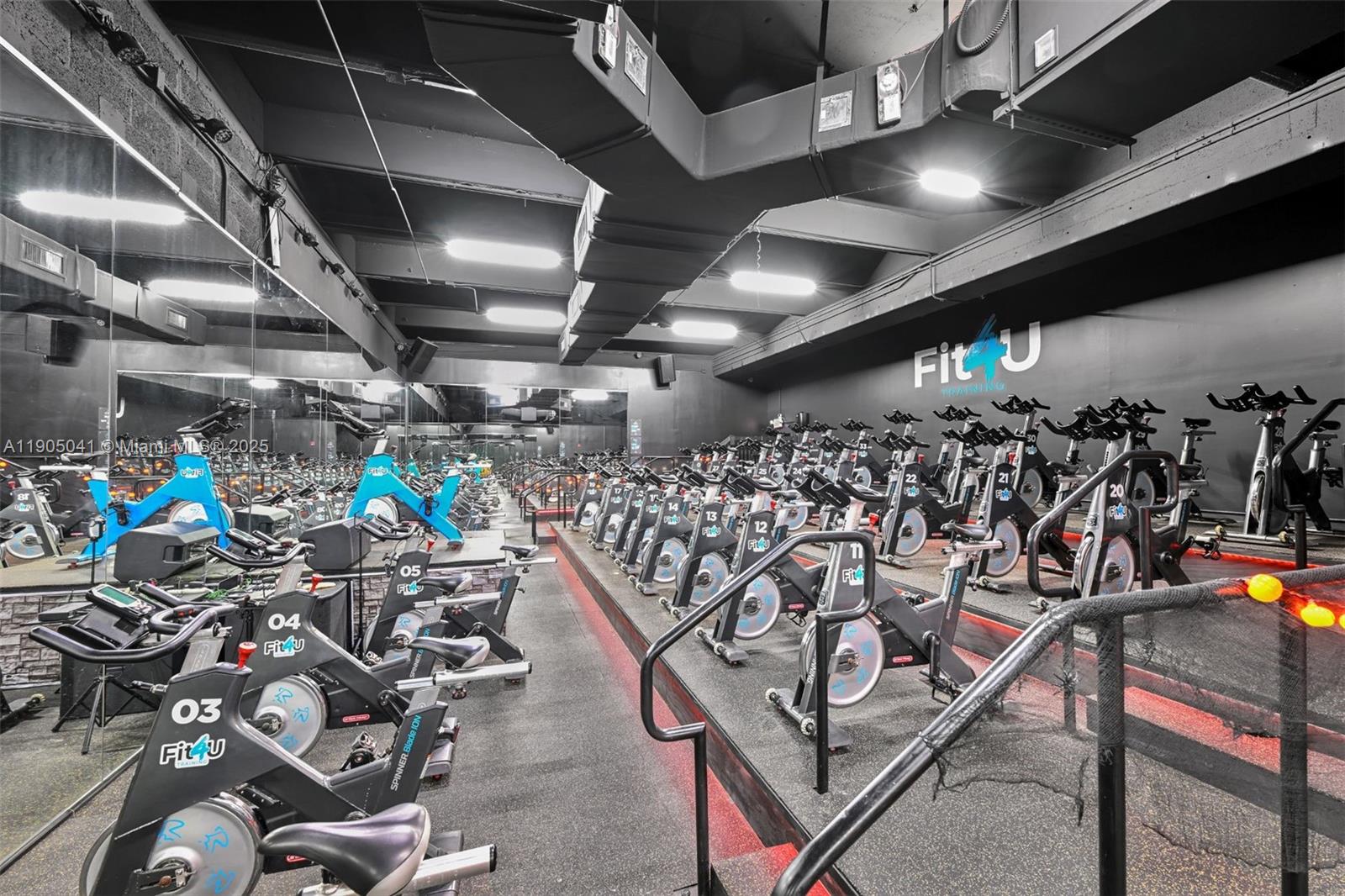 See details / sq. ft. $ 2025-10-29 0 Photo