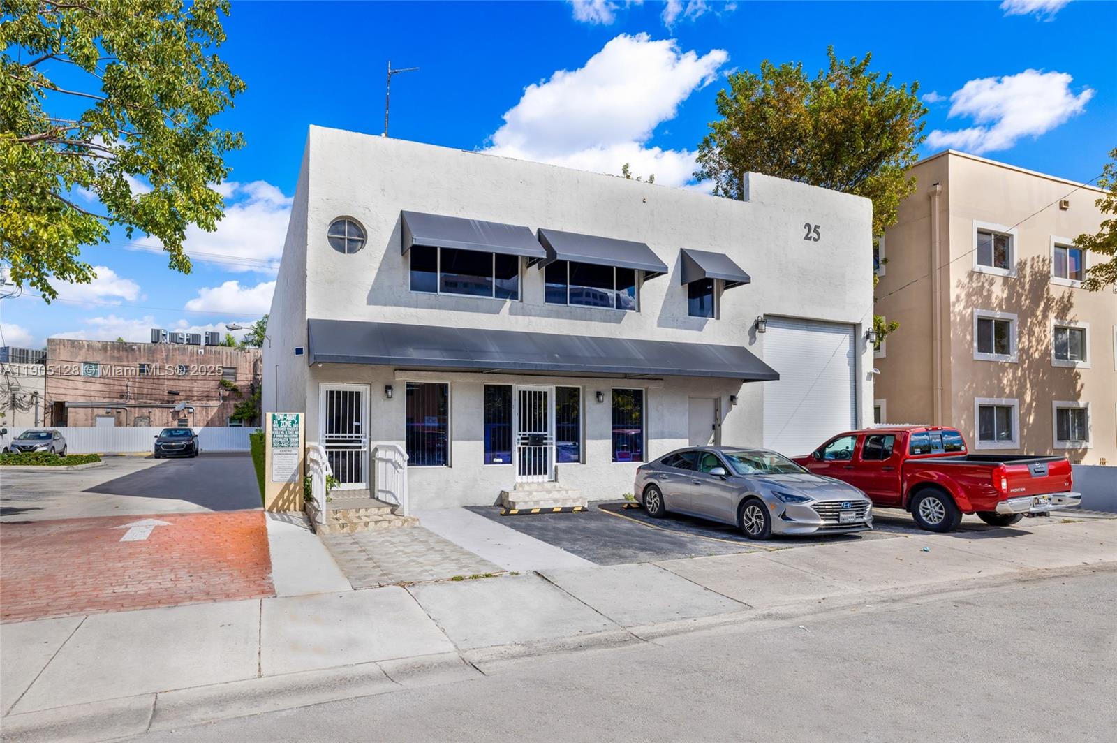 Подробнее   /   кв.футов $ 2025-10-29 0 Фото