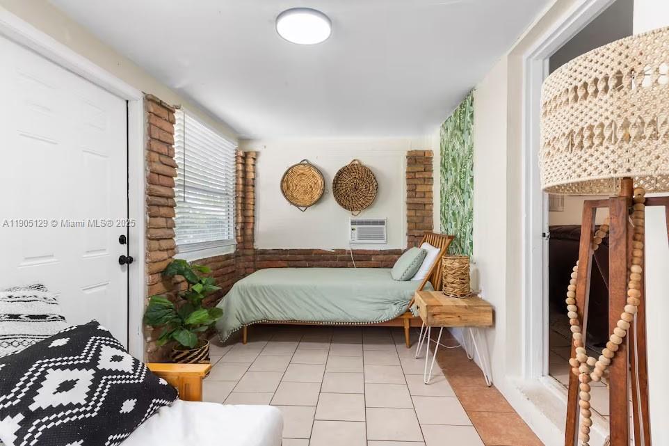 See details 402 2 / 1 884 sq. ft. $ 2025-10-29 0 Photo