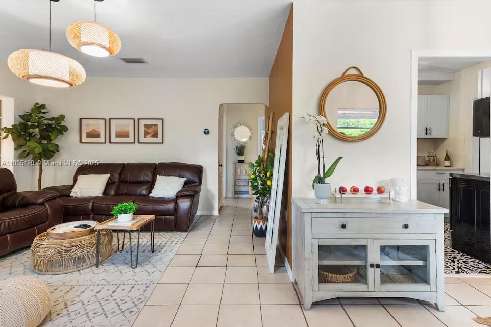 See details 402 2 / 1 884 sq. ft. $ 2025-10-29 0 Photo