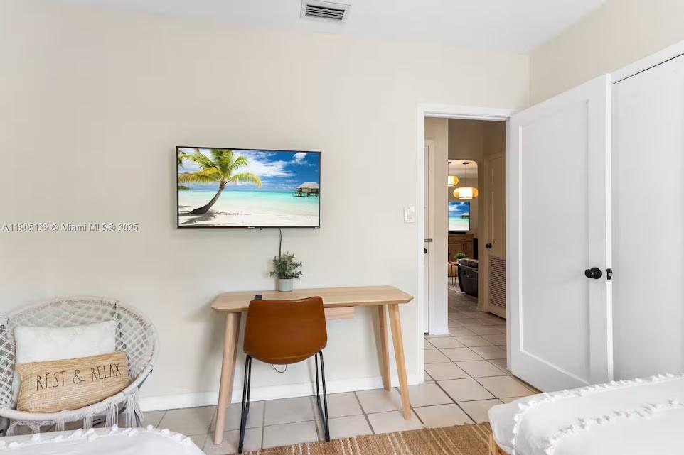 See details 402 2 / 1 884 sq. ft. $ 2025-10-29 0 Photo