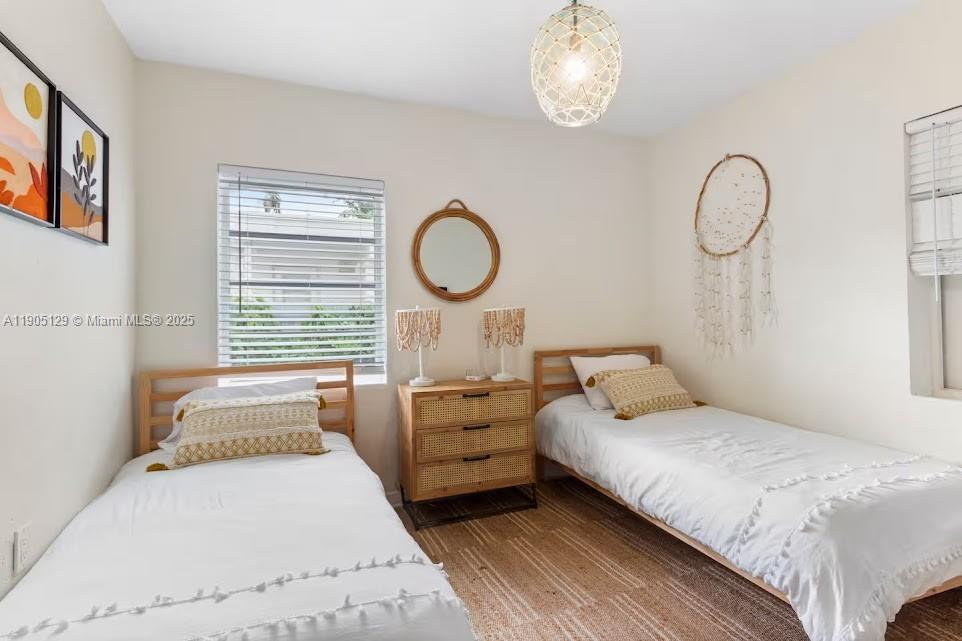 See details 402 2 / 1 884 sq. ft. $ 2025-10-29 0 Photo