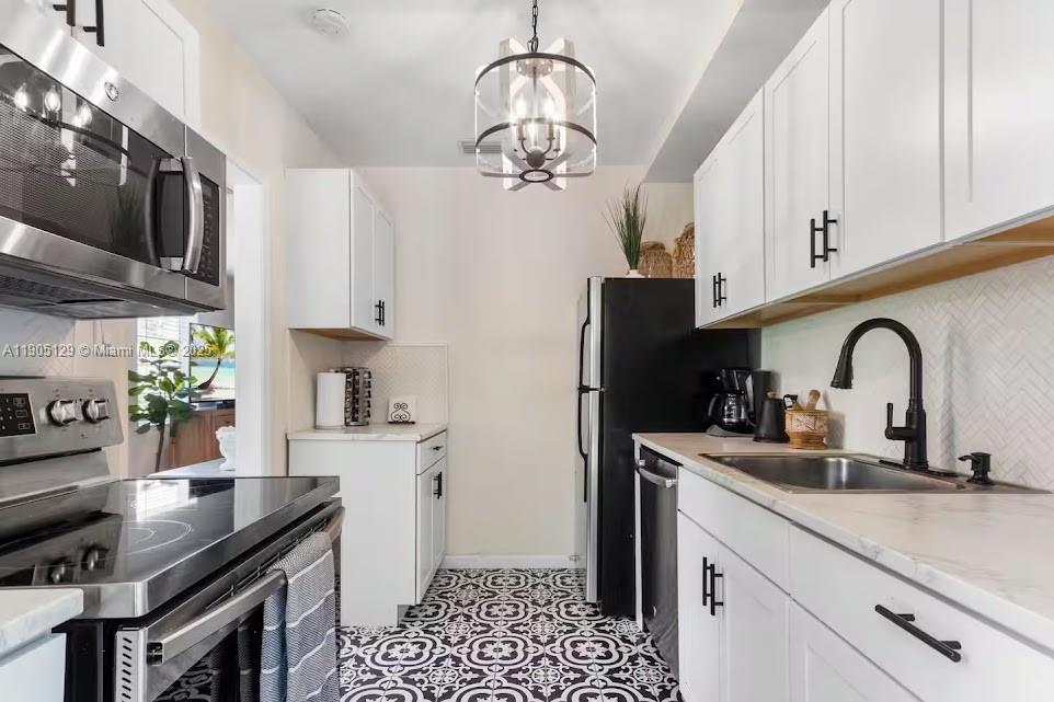 See details 402 2 / 1 884 sq. ft. $ 2025-10-29 0 Photo