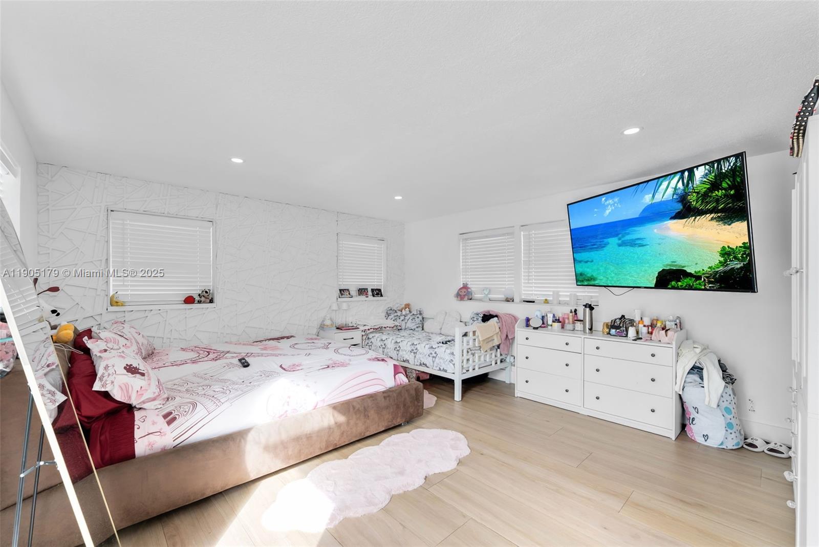   /  1585 sq. ft. $ 2025-10-30 0 Photo