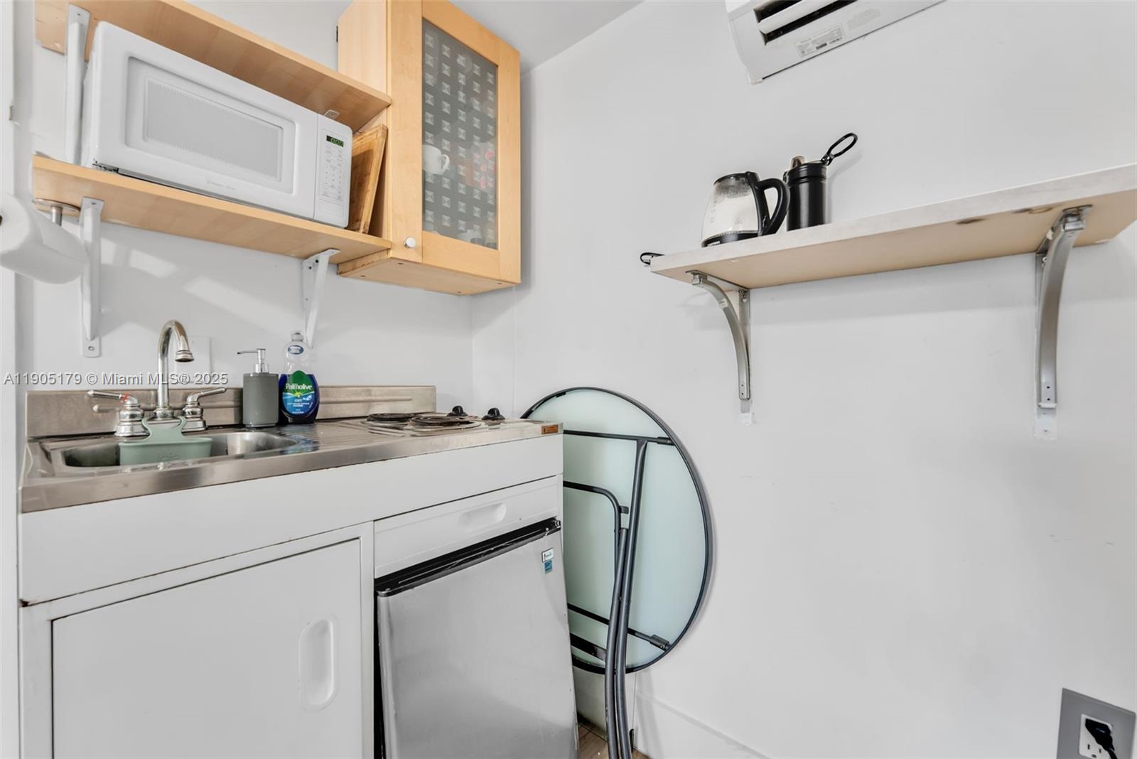   /  1585 sq. ft. $ 2025-10-30 0 Photo