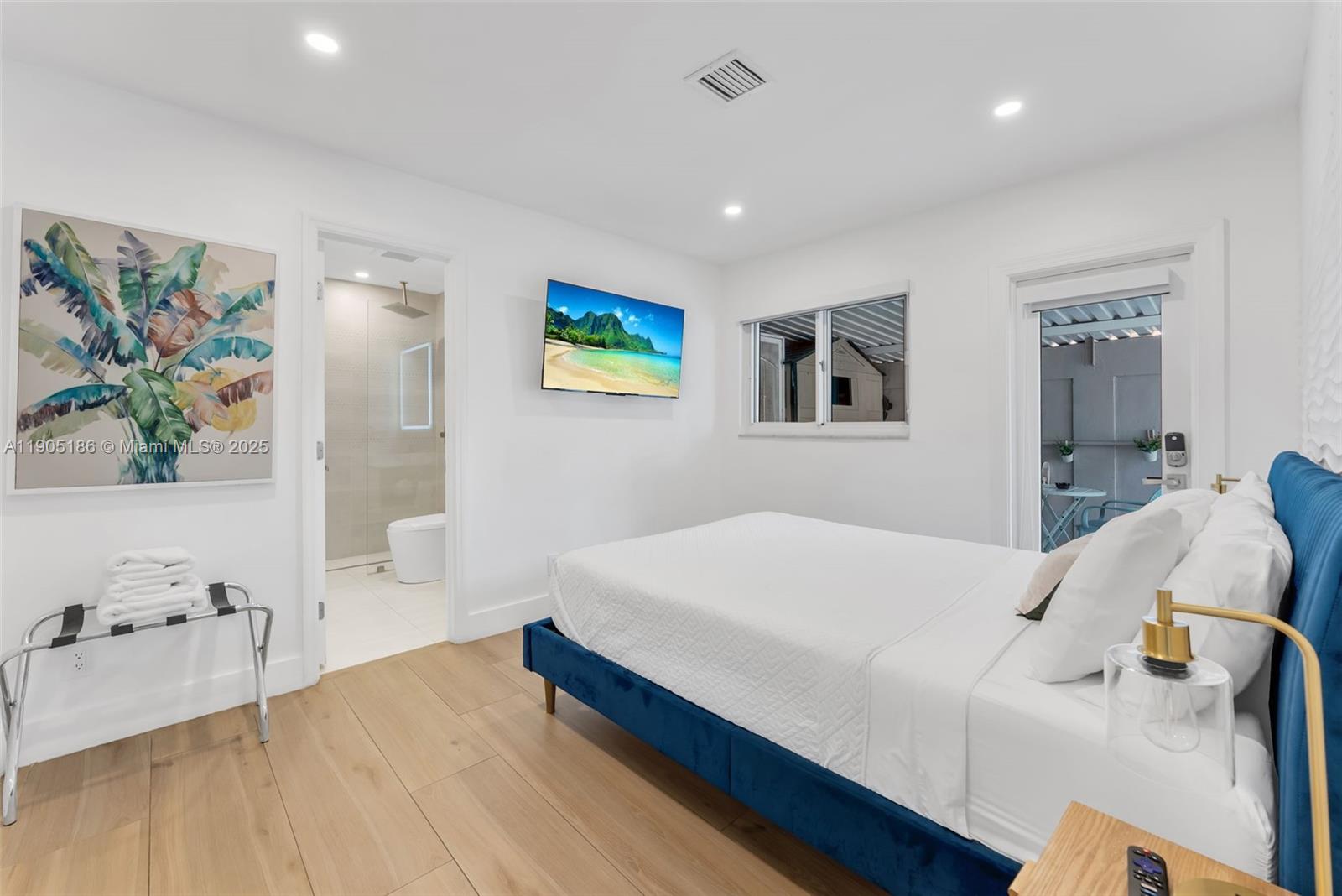   /  2266 sq. ft. $ 2025-10-30 0 Photo