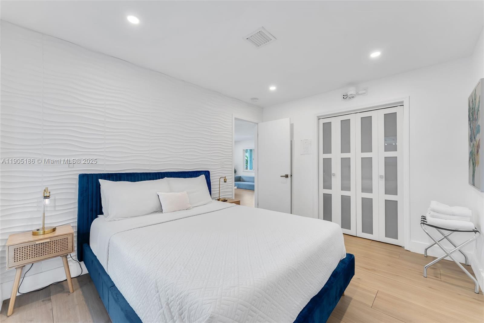   /  2266 sq. ft. $ 2025-10-30 0 Photo