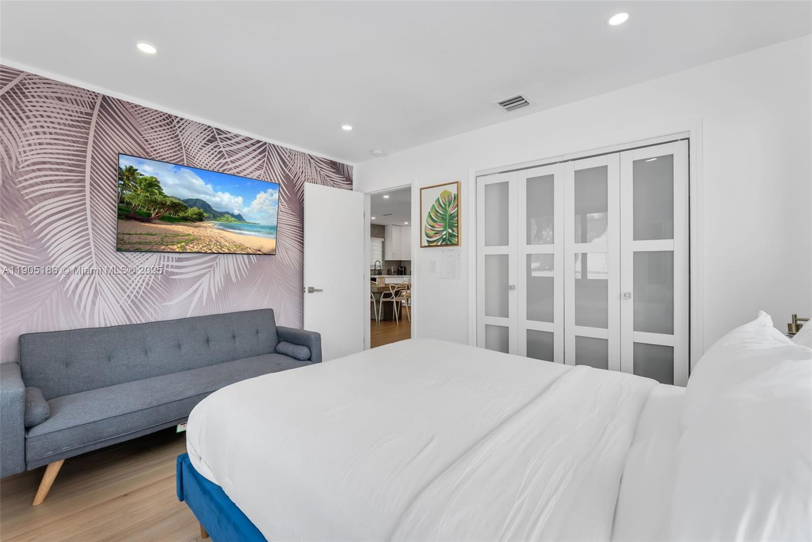   /  2266 sq. ft. $ 2025-10-30 0 Photo