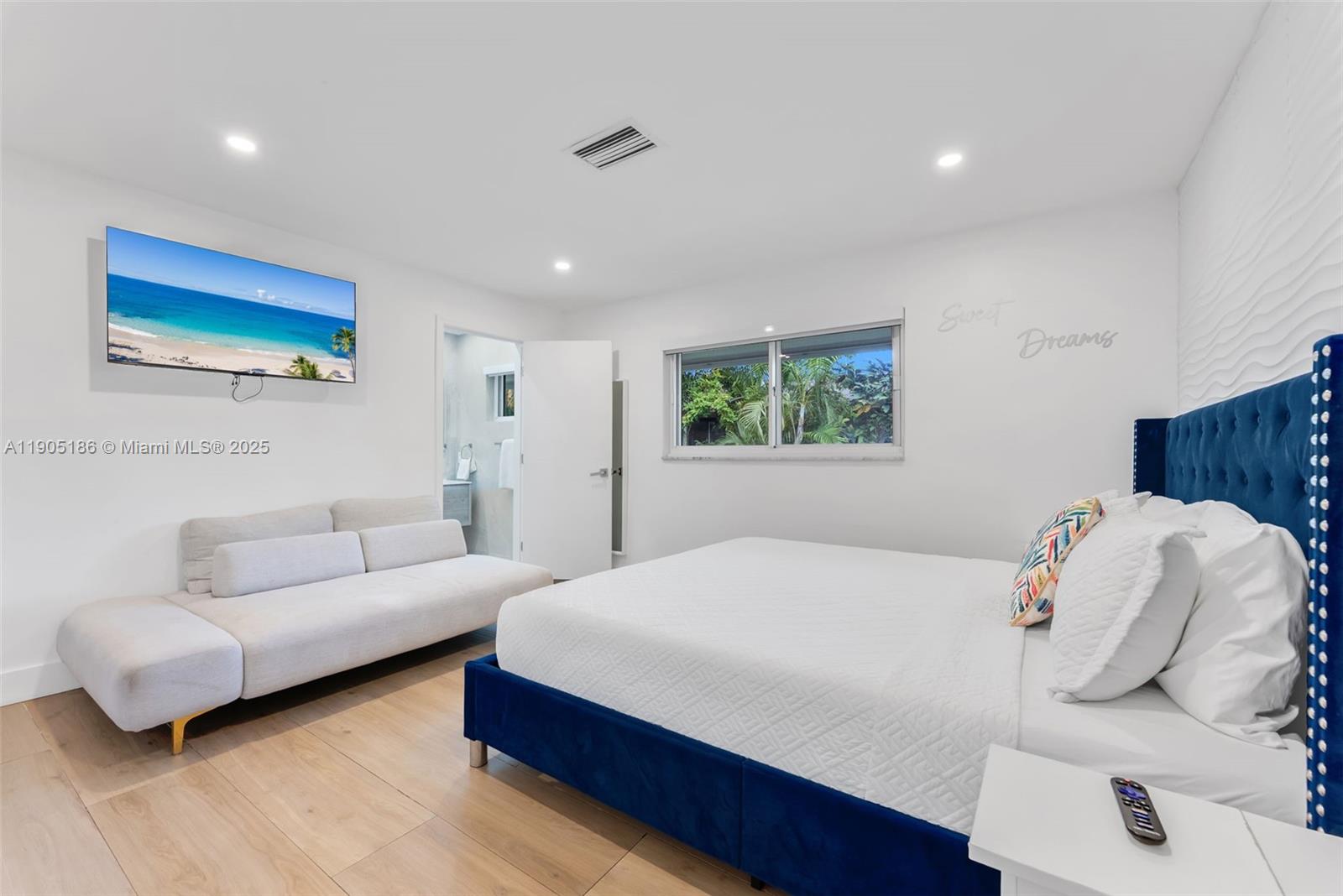   /  2266 sq. ft. $ 2025-10-30 0 Photo