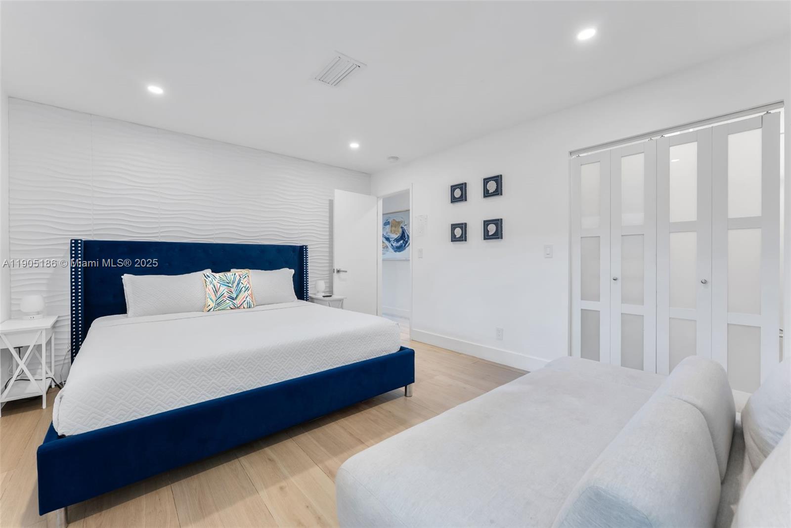   /  2266 sq. ft. $ 2025-10-30 0 Photo