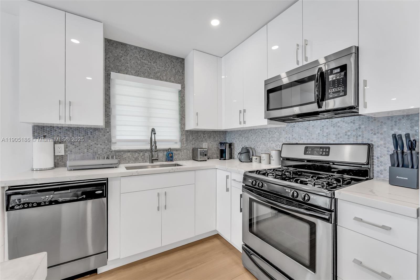   /  2266 sq. ft. $ 2025-10-30 0 Photo