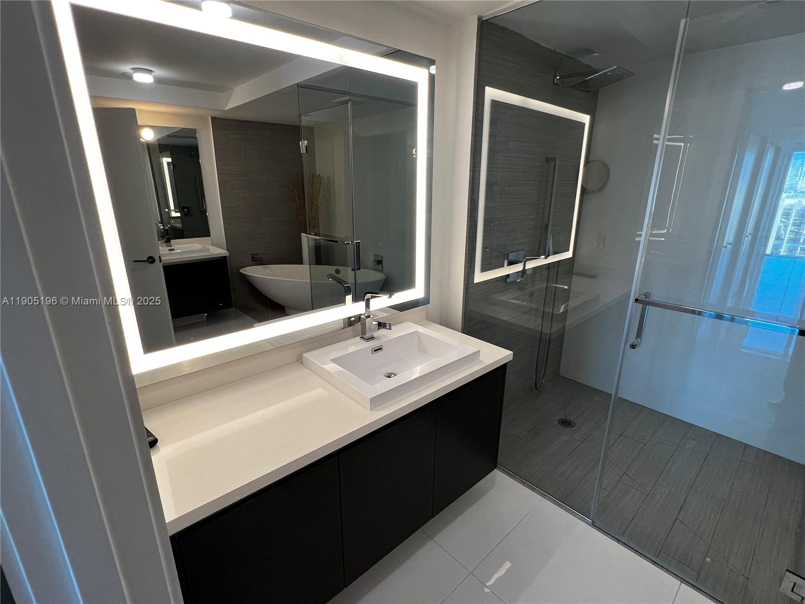 See details 4-901 3 / 4 1892 sq. ft. $ 2025-10-30 0 Photo