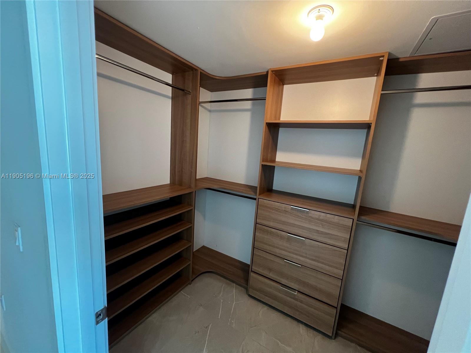 See details 4-901 3 / 4 1892 sq. ft. $ 2025-10-30 0 Photo