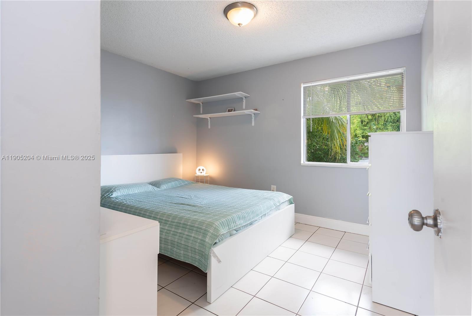 20561 3 / 2 1367 sq. ft. $ 2025-10-30 0 Photo