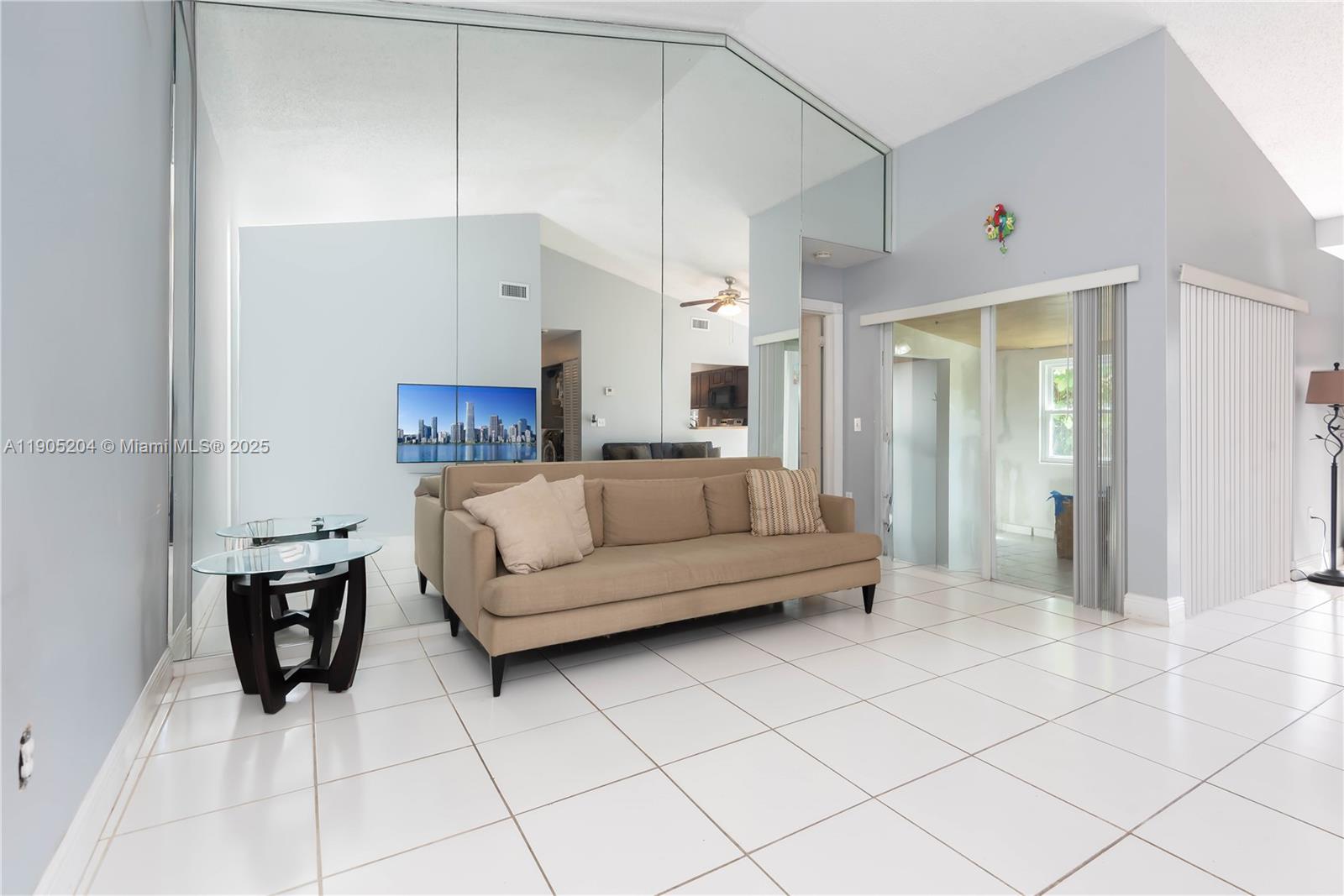 20561 3 / 2 1367 sq. ft. $ 2025-10-30 0 Photo