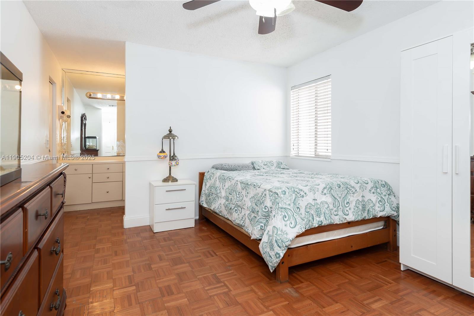 20561 3 / 2 1367 sq. ft. $ 2025-10-30 0 Photo