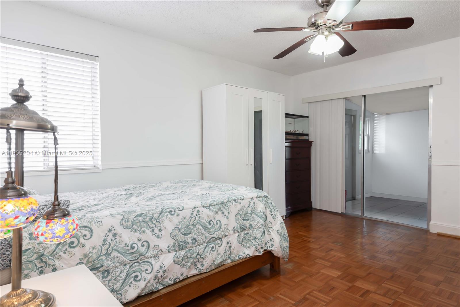 20561 3 / 2 1367 sq. ft. $ 2025-10-30 0 Photo