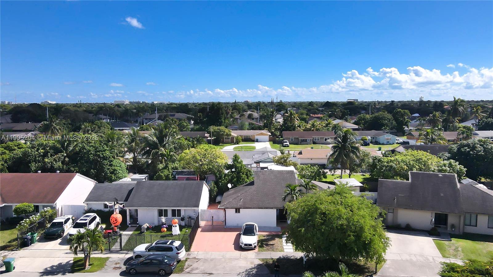 20561 3 / 2 1367 sq. ft. $ 2025-10-30 0 Photo