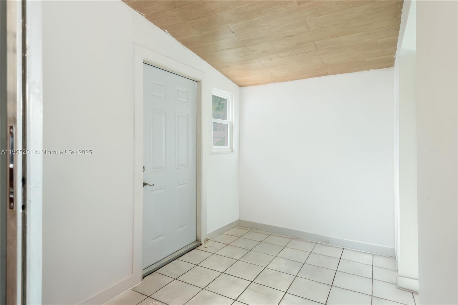 20561 3 / 2 1367 sq. ft. $ 2025-10-30 0 Photo